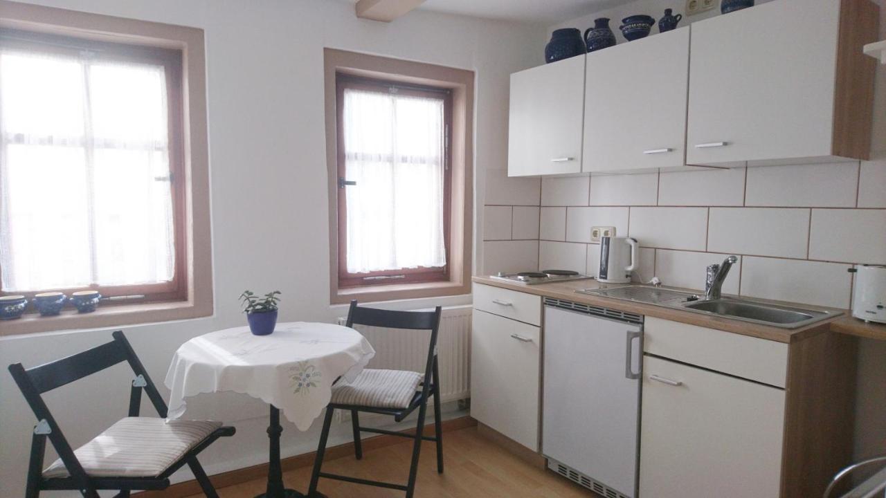 Haus Zum Kleinen Helm Apartment Erfurt Exterior photo