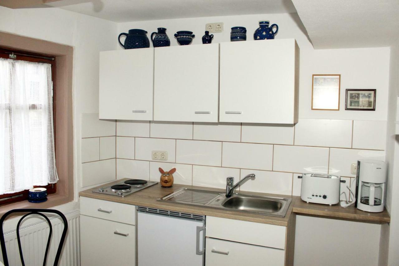 Haus Zum Kleinen Helm Apartment Erfurt Exterior photo